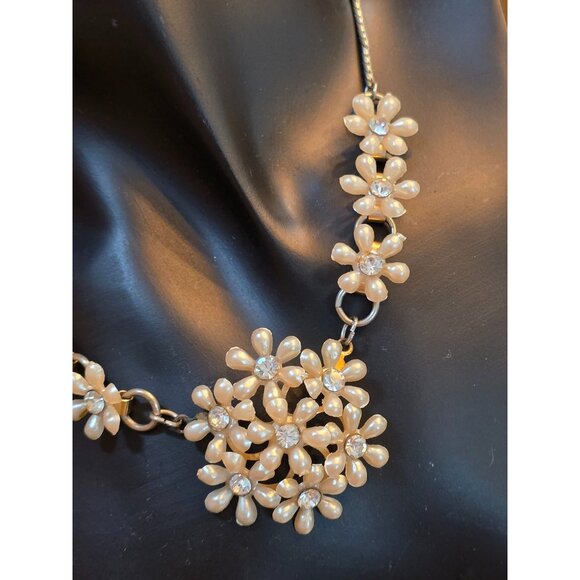 Vintage Pearl & Rhinestone Daisy Necklace Hook Clasp - Picture 3 of 6